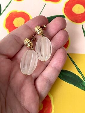 Vintage goldtone & clear/white frosted lucite melon ribbed dangle earrings Avon?